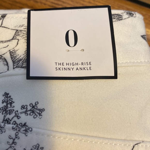 New with tags White House/Black Market
Size 0 High-rise skinny ankle jeans - Picture 3 of 9